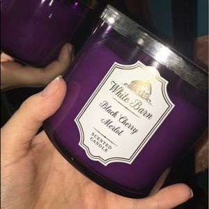 White Barn 3 wick candle. Black Cherry Merlot